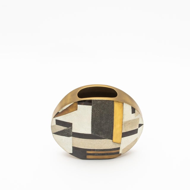 R & Y Augousti Modern Vase in Shagreen With Black Shell and Brass Details by R&y Augousti For Sale - Image 4 of 6