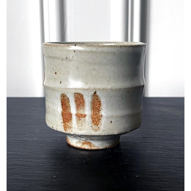 White Ceramic Stoneware Tea Bowl in Shino Style by Warren Mackenzie For Sale - Image 8 of 11