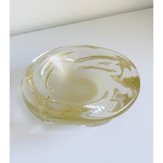 Murano Large 1960s Murano Archimede Seguso Gold Fleck Bullicante Bowl, Attributed For Sale - Image 4 of 14