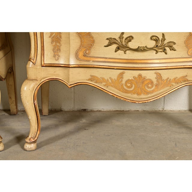 John Widdicomb Italian Rococo Louis XV Cream Lacquered and Gold Gilt Bedside Chests, Pair For Sale - Image 11 of 16