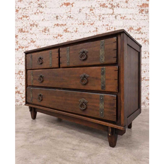 Circa 1970s Asian Modern / Tansu-Inspired Campaign Chest / MCM For Sale - Image 4 of 8