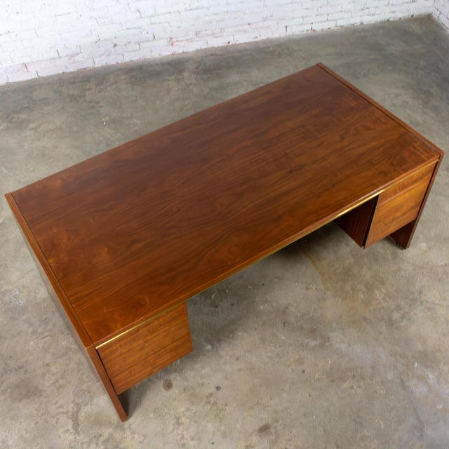Mid to Late 20th Century MCM to Modern Walnut Executive Desk by Commonwealth Contract Furnishings For Sale - Image 11 of 18