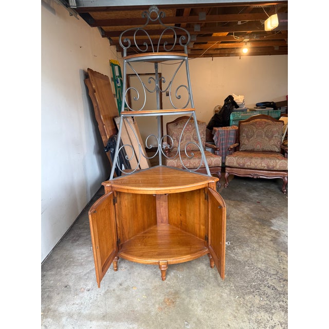 Wood Ethan Allen Legacy Collection Corner Baker's Rack — Rare Corner Configuration, Wrought Iron & Maple For Sale - Image 7 of 7