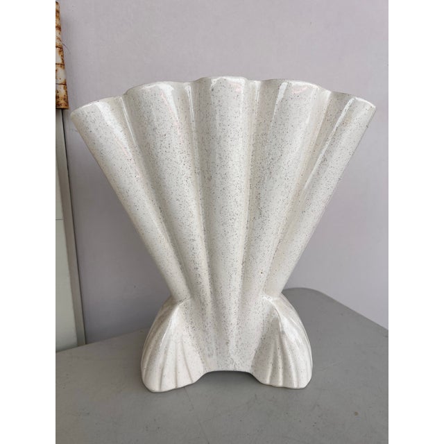 Mid-Century Modern Mid 20th Century Art Deco Speckled Cream Gladiolus Vase For Sale - Image 3 of 7