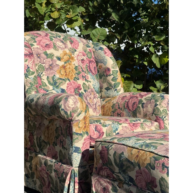 1990s Vintage Hickory Hill Floral Upholstered Armchair & Ottoman | Traditional English Country Style For Sale - Image 5 of 12