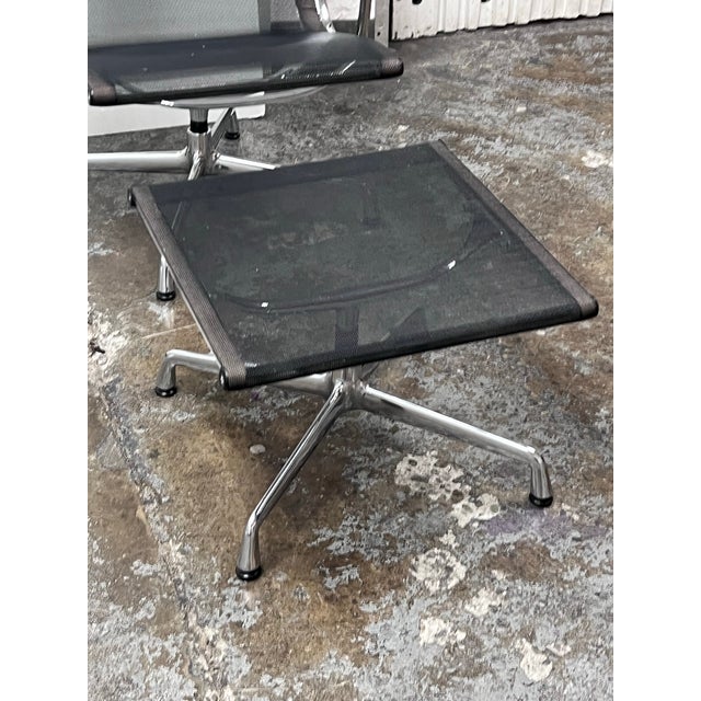 Charles & Ray Eames for Vitra Eames Aluminium Group Mesh Lounge Chair + Ottoman For Sale - Image 11 of 12