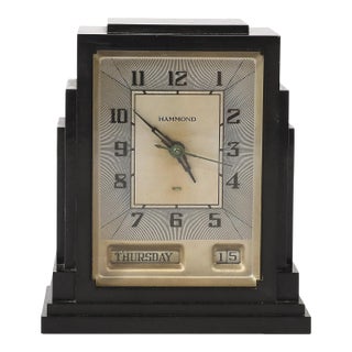 Art Deco Skyscraper Style Hammond Bakelite Electric Clock W/ Day Date Function For Sale
