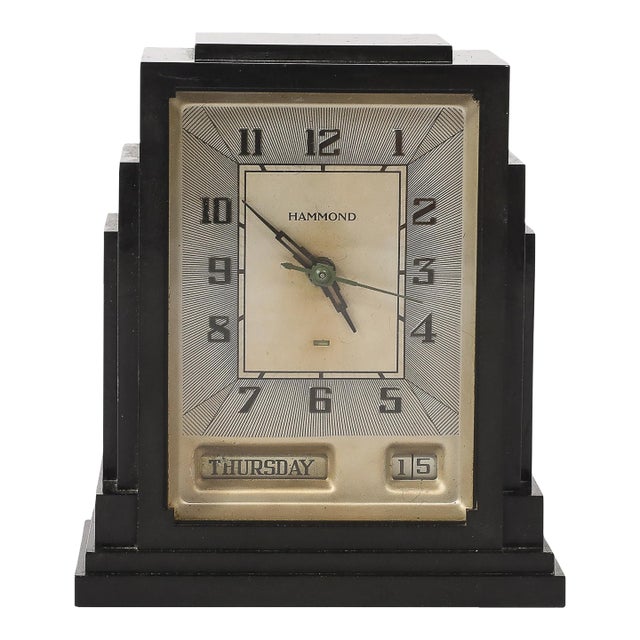 Art Deco Skyscraper Style Hammond Bakelite Electric Clock W/ Day Date Function For Sale