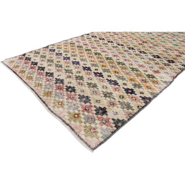 Mid-Century Modern Vintage Turkish Sivas Rug, 04'07 X 09'00 For Sale - Image 3 of 10