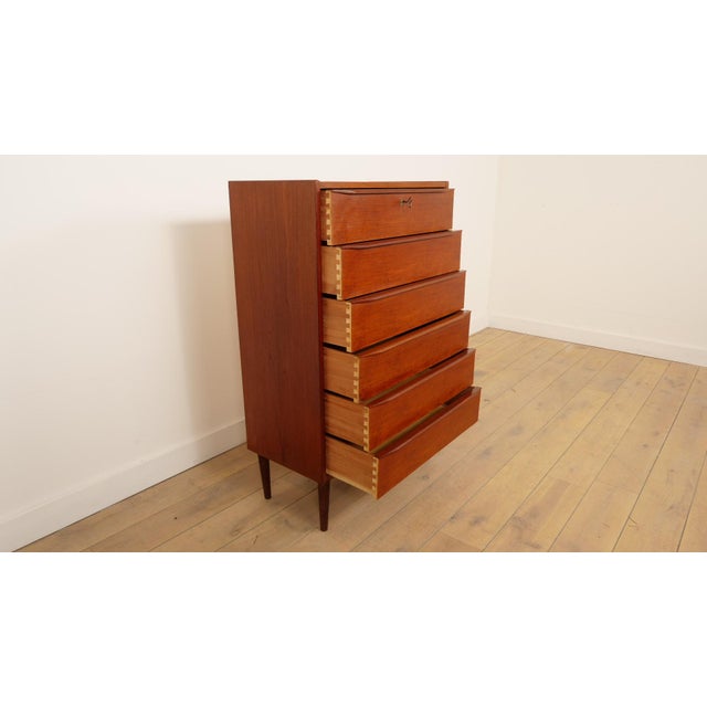 Large Vintage Danish Chest of Drawers in Teak For Sale - Image 4 of 11