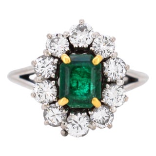 Vintage French Emerald & Diamond Daisy Ring - 18k White Gold - Circa 1990, Size 6.25 For Sale