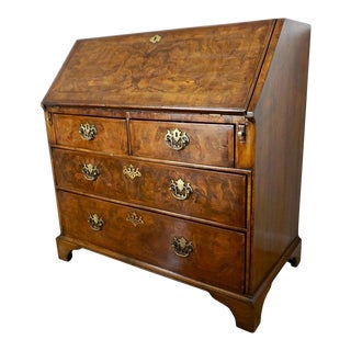 Early 18th Century English Walnut Veneered Stepped Interior Georgian Bureau Desk For Sale