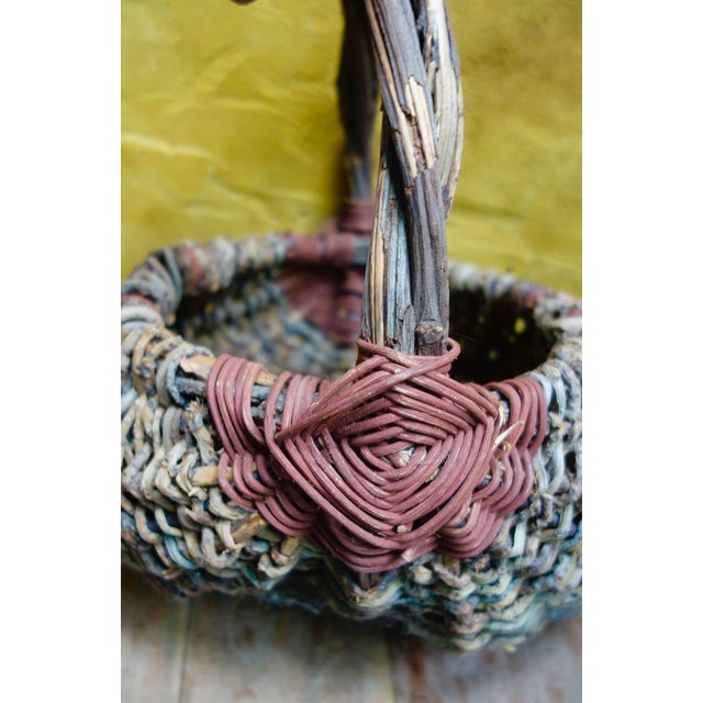 1960s Rustic Buttocks Basket, Red God's Eye For Sale - Image 4 of 11