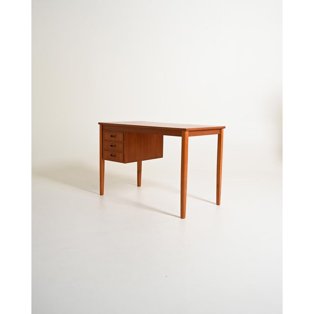 Scandinavian Teak Desk with Movable Drawers, 1960s For Sale - Image 3 of 11