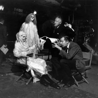 Director William Castle With Vincent Price on the Set of "13 Ghosts" 1960 For Sale
