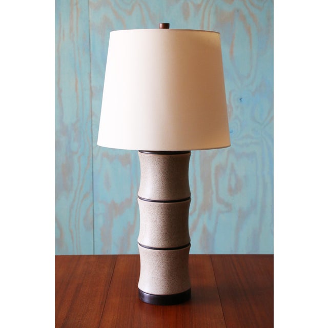 Mid-Century Modern 1960s Gordon and Jane Martz M221 Lamp for Marshall Studios Light Gray Brown Specks Bamboo For Sale - Image 3 of 13