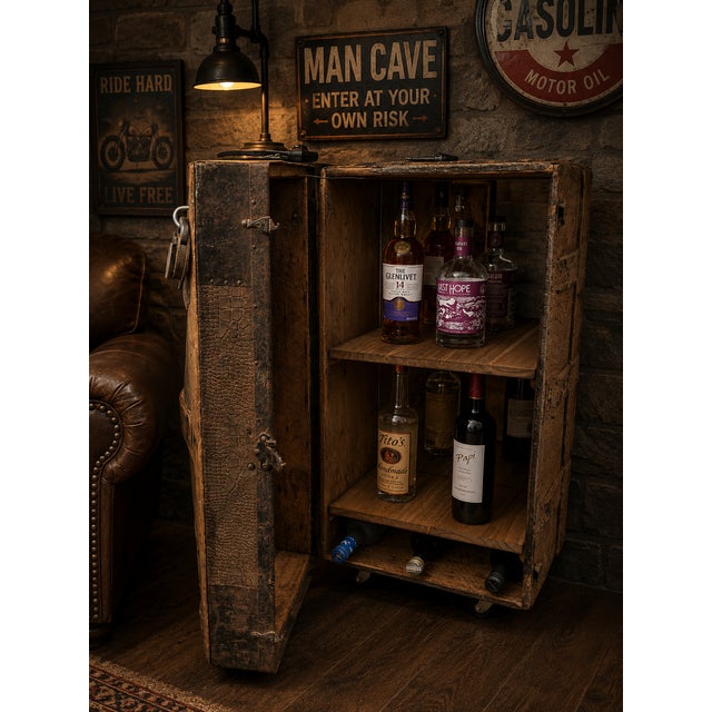 Late 19th Century Kuriel Speakeasy Trunk - Liquor Cabinet For Sale - Image 5 of 6