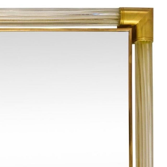 This mirror stands out for its top-quality finishes and the timeless elegance typical of Venetian artisan tradition....