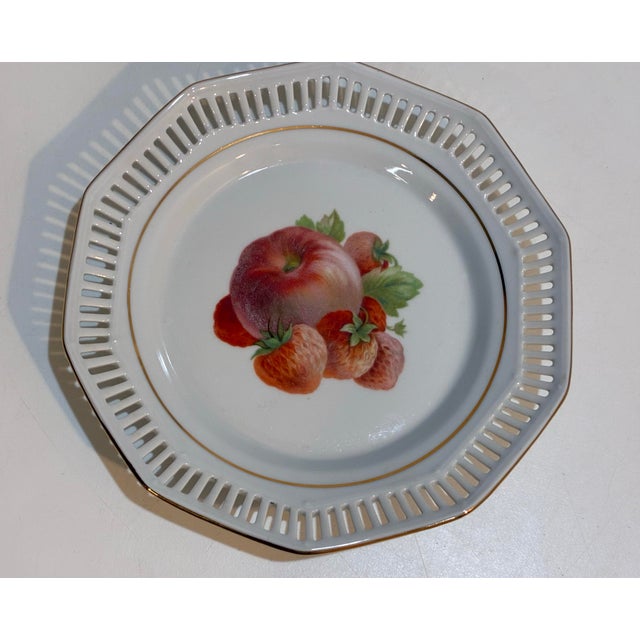 Vintage Porcelain Reticulated Fruit Plates - Schwarzenhammer Bavaria – Set of 6 For Sale - Image 4 of 9