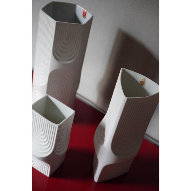 White Vintage German Vases in Biscuit Porcelain from AK Kaiser, 1960s, Set of 5 For Sale - Image 8 of 11