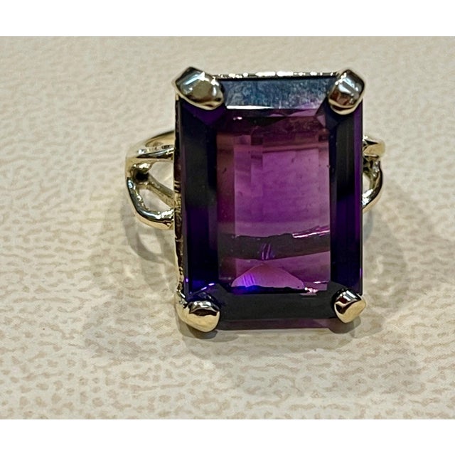 13 Carat Emerald Cut Amethyst Cocktail Ring in 14 Karat Yellow Gold For Sale - Image 10 of 18