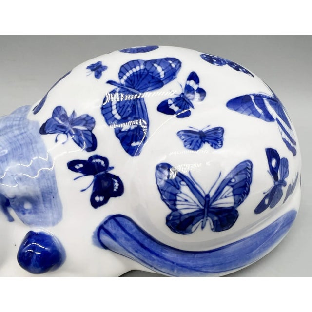 Delft Vintage Blue & White Porcelain Sleeping Cat Figurine – Hand-Painted With Butterflies – Chinoiserie / Delft Style / Whimsical For Sale - Image 4 of 11