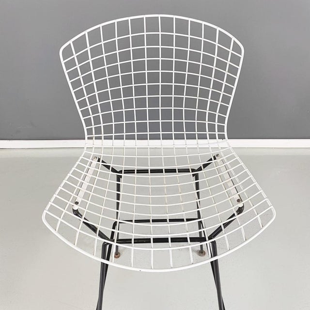 Mid-Century American Black & White Metal High Stools attributed to Bertoia for Knoll, 1960s, Set of 4 For Sale - Image 6 of 18