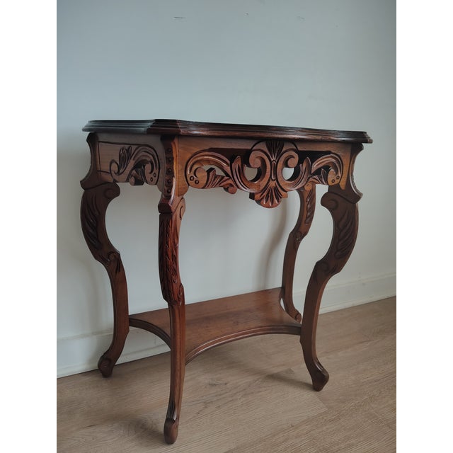 Vintage 1930s Petite French Provincial Carved Console Table by Eureka Parlor Mfg. Co. For Sale In Detroit - Image 6 of 10