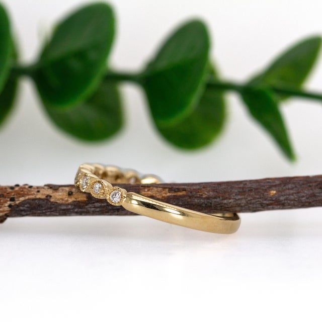 2020s 14k Yellow Gold Natural Diamond Band With MiIgrain Details, Size 6.75 For Sale - Image 5 of 7