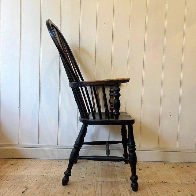 Mid 19th Century Victorian Ebonised Elm and Ash Windsor Chair, 1860 For Sale - Image 5 of 8