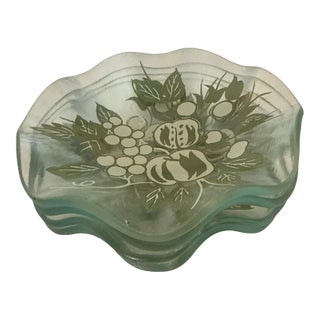 1970s Organic Modern Ruffled Clear Glass Berry Bowls With Graphic Fruit Motif, Set of 4 For Sale
