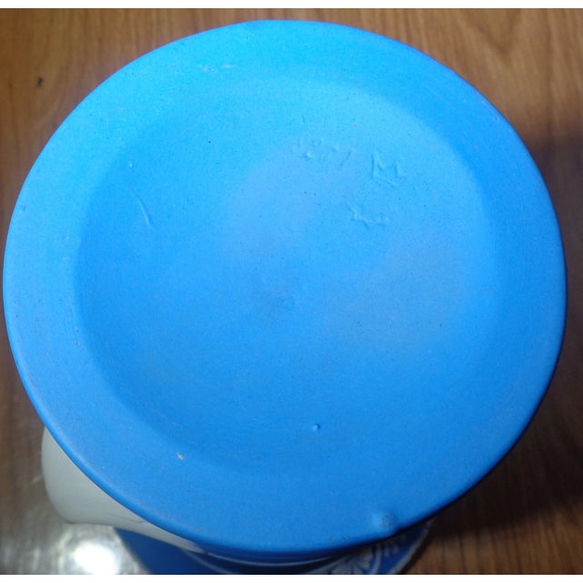 Wedgwood Vintage MCM Wedgewood Blue Two-Handled Urn Vase For Sale - Image 4 of 4