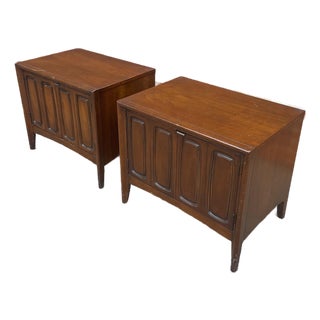 Pair of Attributed Broyhill “Emphasis” Walnut Mid Century Modern End Tables Nightstands For Sale