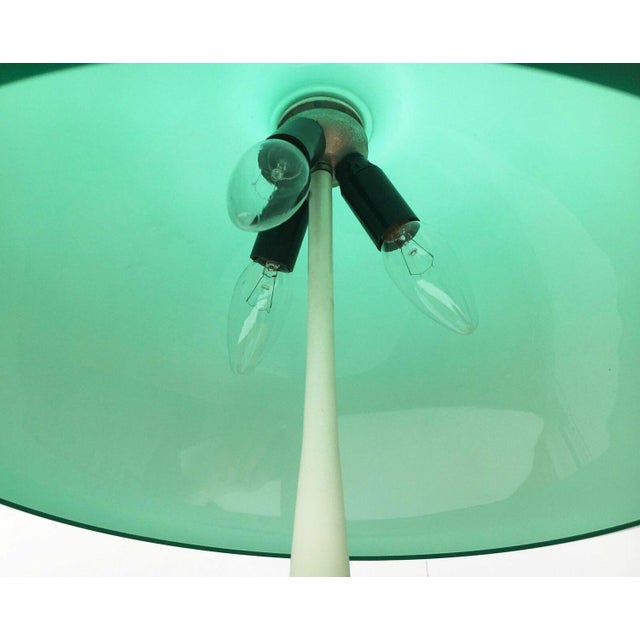 Mid-Century Space Age Italian Green Early Model Toledo Table Lamp by Luigi Massoni for Guzzini, 1960s For Sale - Image 13 of 18