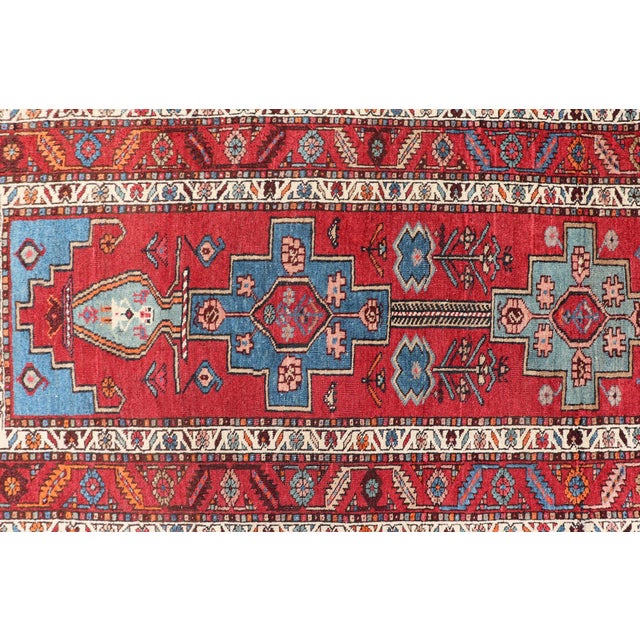 Early 20th Century Antique Persian Long Persian Serapi Runner in Wool With Medallion Design 2'9 X 14'5 For Sale - Image 5 of 12