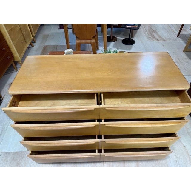 Heywood Wakefield ‘Encore’ Double Dresser Model M524 For Sale - Image 14 of 16