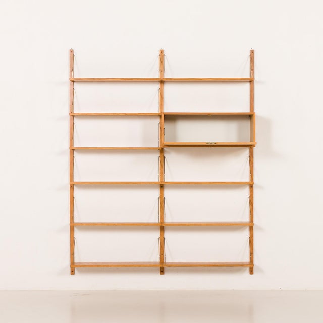 1970s Mid-Century Scandinavian Oak Wall Unit in the style of Cadovius, Denmark, 1970s For Sale - Image 5 of 17