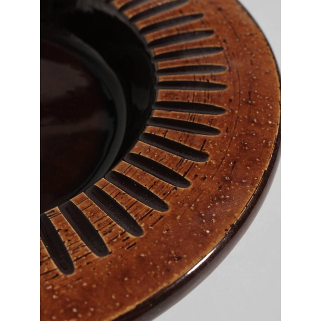 Gabriel Burmeister was the artist, graphic designer and potter, who in 1925 acquired a faience factory in Timmernabben...