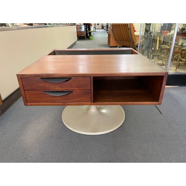 1960s Jens Risom 4050 Display Coffee Table with Tulip Base For Sale - Image 11 of 11
