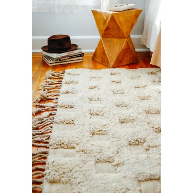 All Natural Hand-Spun Wool Checker Flatweave & Pile Moroccan Rug - 6'8″ × 10′ For Sale - Image 4 of 11