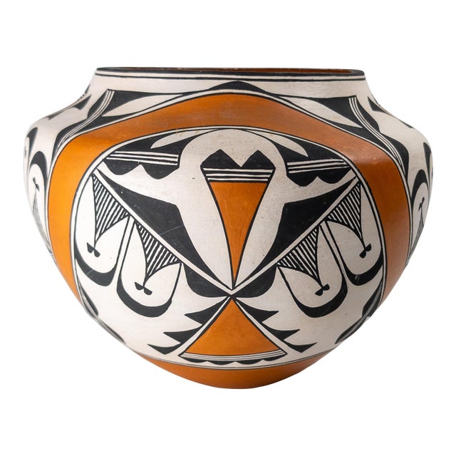 Mid-Century Native American Indian Southwest Acoma Pottery Olla by F. Aragon For Sale