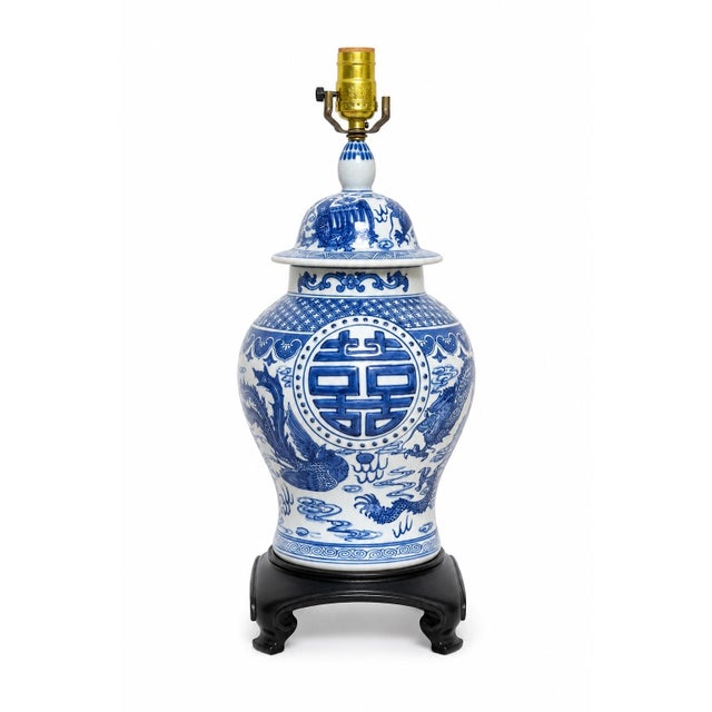 Metal Vintage Blue & White Chinoiserie Dragon Ginger Jar Table Lamp on Black Stand For Sale - Image 7 of 7