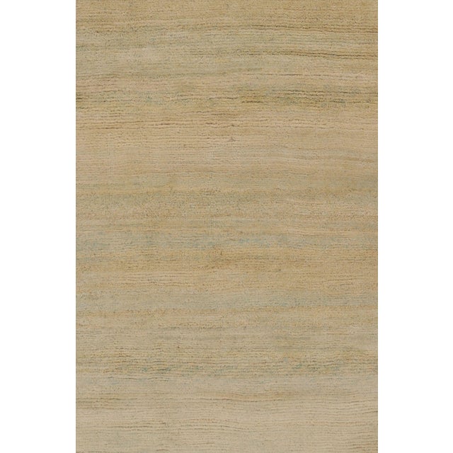 Rug & Kilim’s Contemporary Oversized Rug in Cream and Soft Beige For Sale In New York - Image 6 of 9