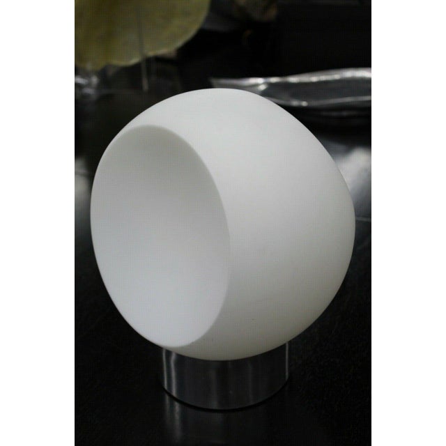 Mid-Century Modern 1960s Mid Century Modern Robert Sonneman Chrome & Glass Table Lamp For Sale - Image 3 of 10