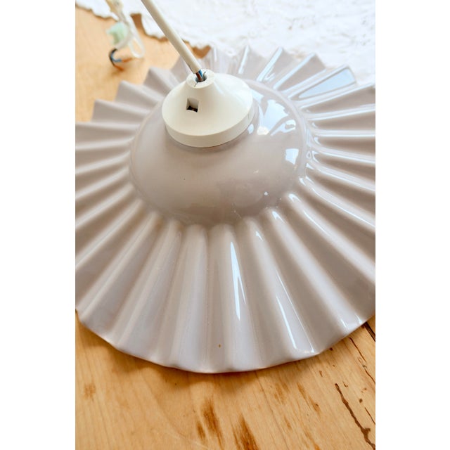 1990s Vintage Pleated Ceramic Pendant Light in Lilac and Taupe, 1990s For Sale - Image 5 of 8
