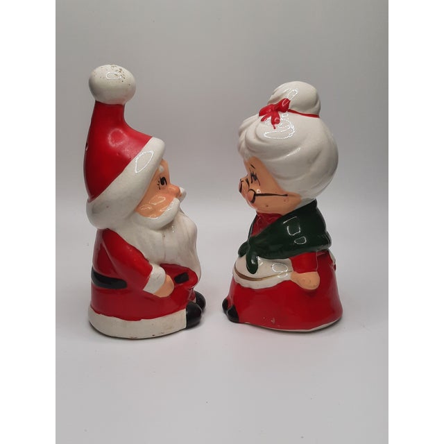 Mid-Century Modern Mid C Lefton Mr and Mrs Santa Claus Christmas Salt Pepper Shaker For Sale - Image 3 of 7