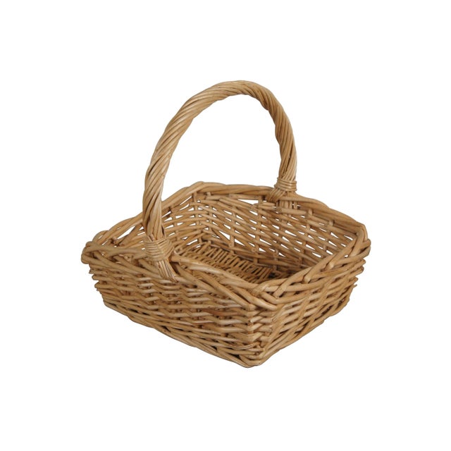Farmhouse Mid 20th Century Vintage Woven Reed Willow Country Farmhouse Harvest Gathering Basket For Sale - Image 3 of 10