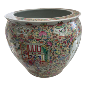 Palace Size Rose Medallion Fish Bowl Pot