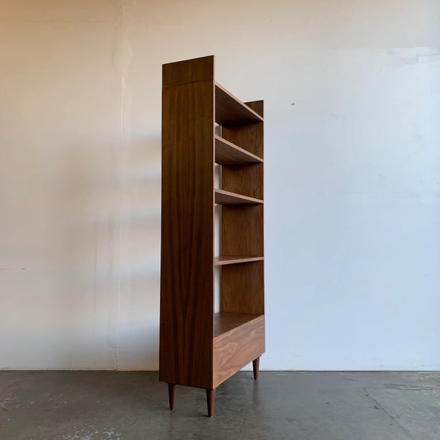 1960s Mid-Century Modern Style Walnut Bookcase For Sale In Los Angeles - Image 6 of 7