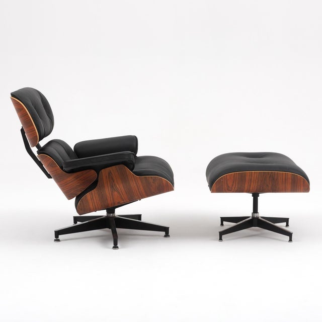 Modern Eames Lounge Chair and Ottoman in Rosewood and Black Leather by Charles & Ray Eames for Herman Miller For Sale - Image 3 of 18